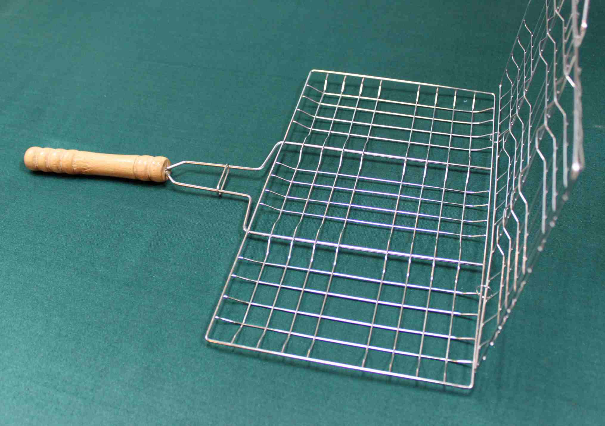 Curving Barbecue Wire Netting 